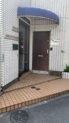 スタジオ入口