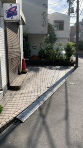 大きめの車１台